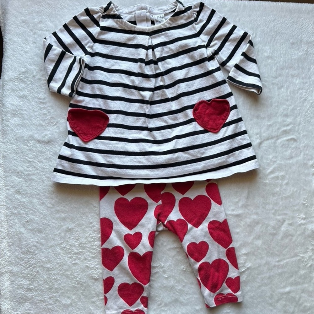GAP Baby Striped Top in Black and White